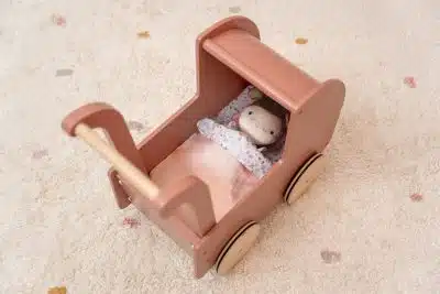 Little Dutch - Poppenwagen FSC incl. textiel en pop