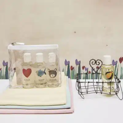 Linea MammaBaby plastic Clutch Bag 4x100ml