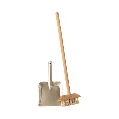 Maileg - Miniature Broom Set