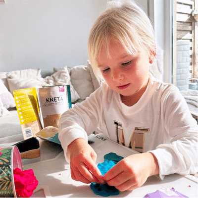 Knetä - Play Dough - 4 Colors - 100 gr