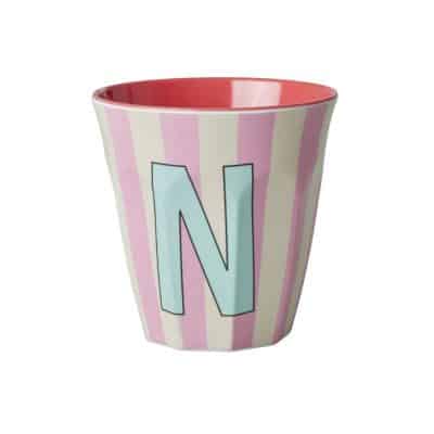 Rice - Middelgroot Alfabetbeker - Zacht roze - N- Stripes