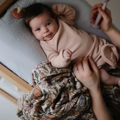 Mushie - Muslin Swaddle - Retro Flowers