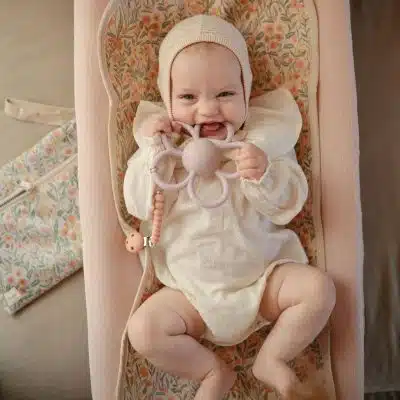 Mushie - Rattle Daisy Teether - Soft Lilac