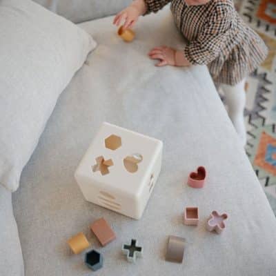 Mushie - Shape Sorting Box - Original