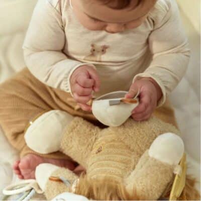 Little Dutch - Safari Friends - Activiteitenknuffel Leeuw